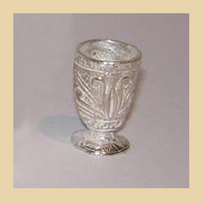 Jarra Cáliz de Bronce con Baño de Plata