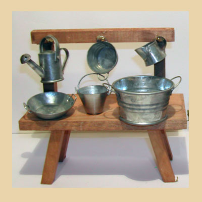 Mesa Vendiendo Cacharros de Hierro