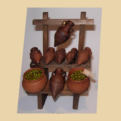 Mesa Madera con Estantes y Anforas