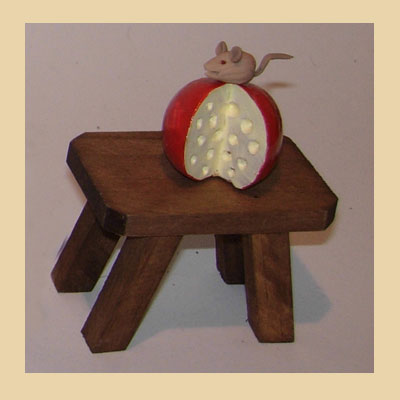 Mesa Pequeña con Raton y Queso
