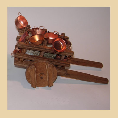 Carro Madera con Cacharros Cobre