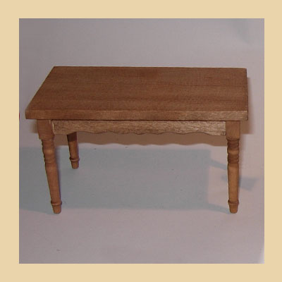 Mesa Rectangular con Patas Torneadas
