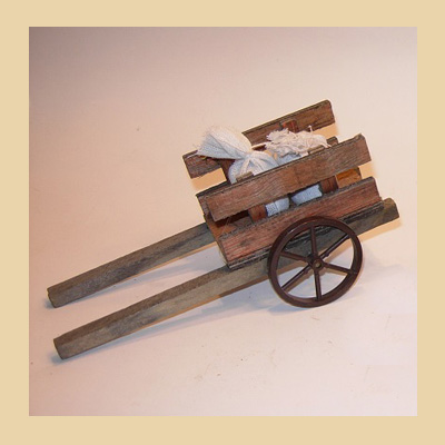 Carro Mini en Madera con 2 Sacos