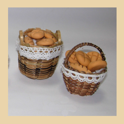 Cesta de Mimbre con Panes