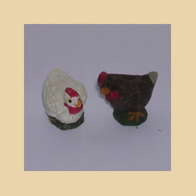 Gallinas Pequeñas de Pie Resina