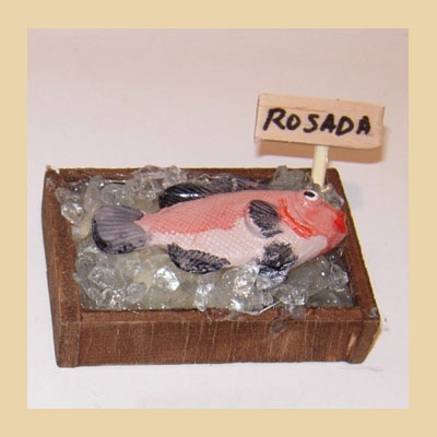 Caja de madera con Pez Rosada y Hielo