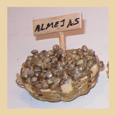Cesta Redonda de Almejas con Letrero