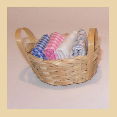 Cesta de Mimbre Dos Asas con Ropa Planchada