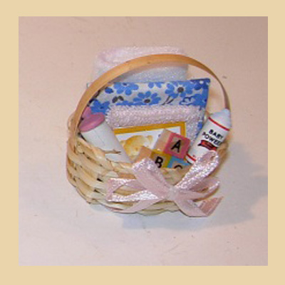 Cesta con Set de Biberón y Toallas para Bebé
