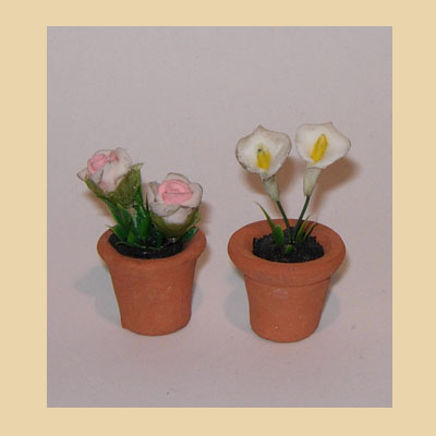 Macetas de Barro con Rosas o Lirios