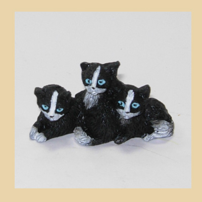 Tres Gatos Unidos en Resina