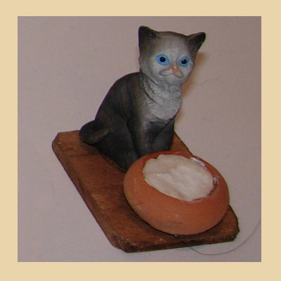Gato en Resina Bebiendo Leche en Cuenco