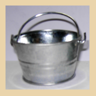 Cubo Ancho de Hierro y Zinc